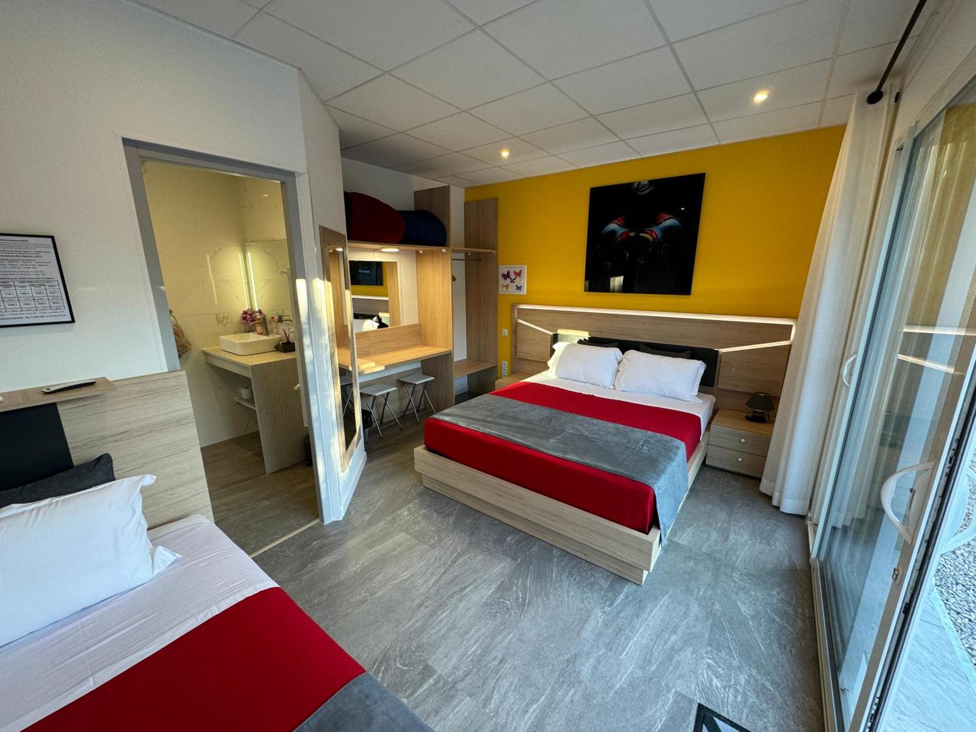 Domaine Maxxim Hotel Clermont-l'Herault Exterior photo